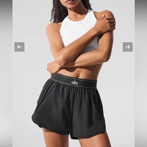 NWOT Alo Yoga Match Point Short in Black, Elastic Waistband, Size Medium